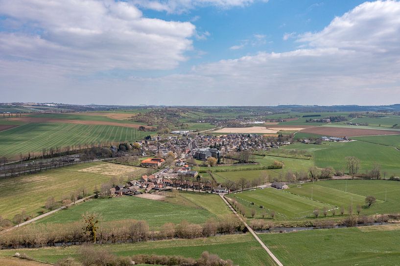 Vue aérienne du village de Partij dans le sud du Limbourg par John Kreukniet