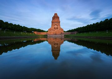Battle of the Nations Monument Leipzig (blue hour) by Frank Herrmann