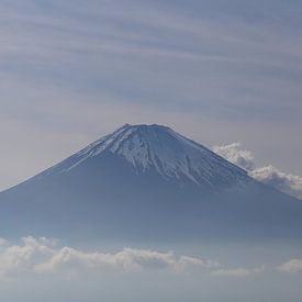 Fuji über den Wolken von Johannes Gho