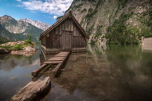 Holzhaus im See