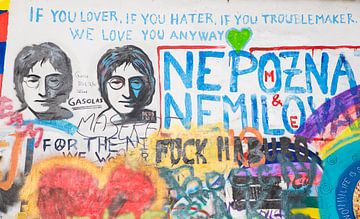 Le mur de John Lennon à Prague, République tchèque sur Joost Adriaanse