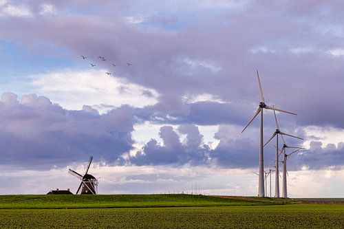 Oude en nieuwe windmolen