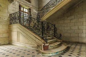 Bel escalier au Château des Singes
