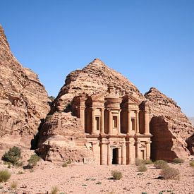 Das Kloster der historischen Stadt Petra in Jordanien. von Bas van den Heuvel