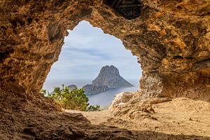 Höhle auf Ibiza von Dennis Eckert