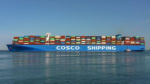 Ankunft des Containerschiffs Cosco Shipping Star.