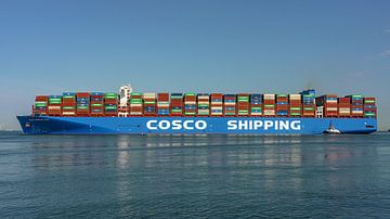 Aankomst Cosco Shipping Star containerschip. van Jaap van den Berg