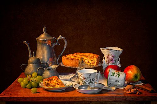 Still life: Coffee with apple pie