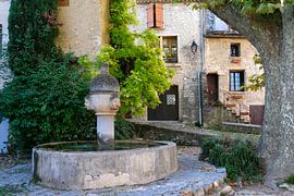 Square with fountain in Vaison la Romaine (Provence) by Flatfield