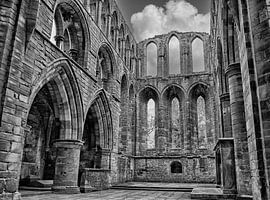 Intérieur d'une partie des ruines du prieuré historique