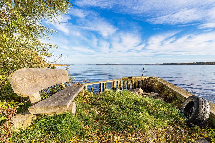 Footbridge and bench on Lake Plau in the town of Plau am See by Rico Ködder