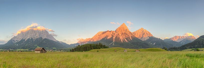 Alpenpanorama in Lermoos in Oostenrijk van Michael Valjak