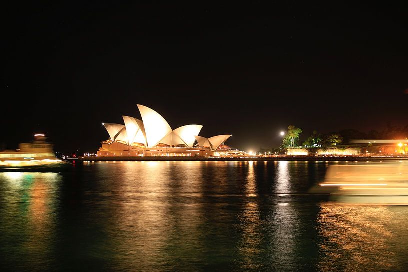 Sydney by Hello Pompoyo
