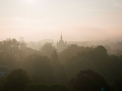 Sassenpoort dans la brume