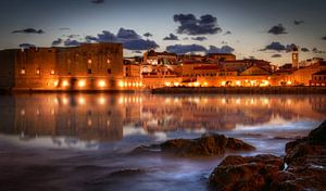 Dubrovnik - Vieux port de nuit sur Sabine Wagner