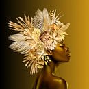 Bloemenportret Zwart & Goud Achtergrond zwart naar goud - Vierkant-01 van Nancy Bastiaansen thumbnail