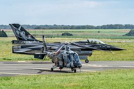 Twee Belgische demonstratieteams in 1 beeld gevangen. van Jaap van den Berg