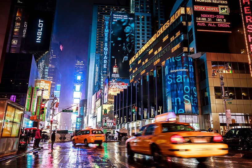 Times Square bij nacht - New York City van Sascha Kilmer