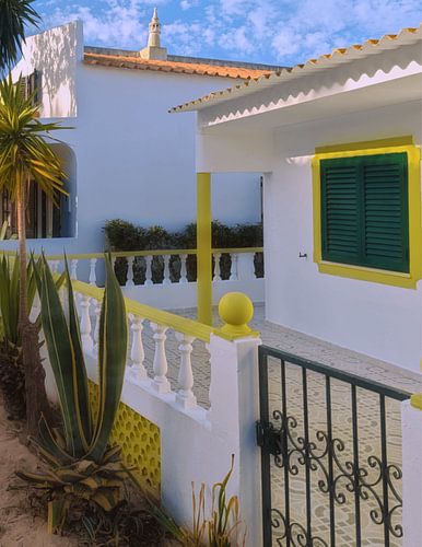 Tropischer Charme und weiß getünchte Häuser, Insel Armona, Portugal