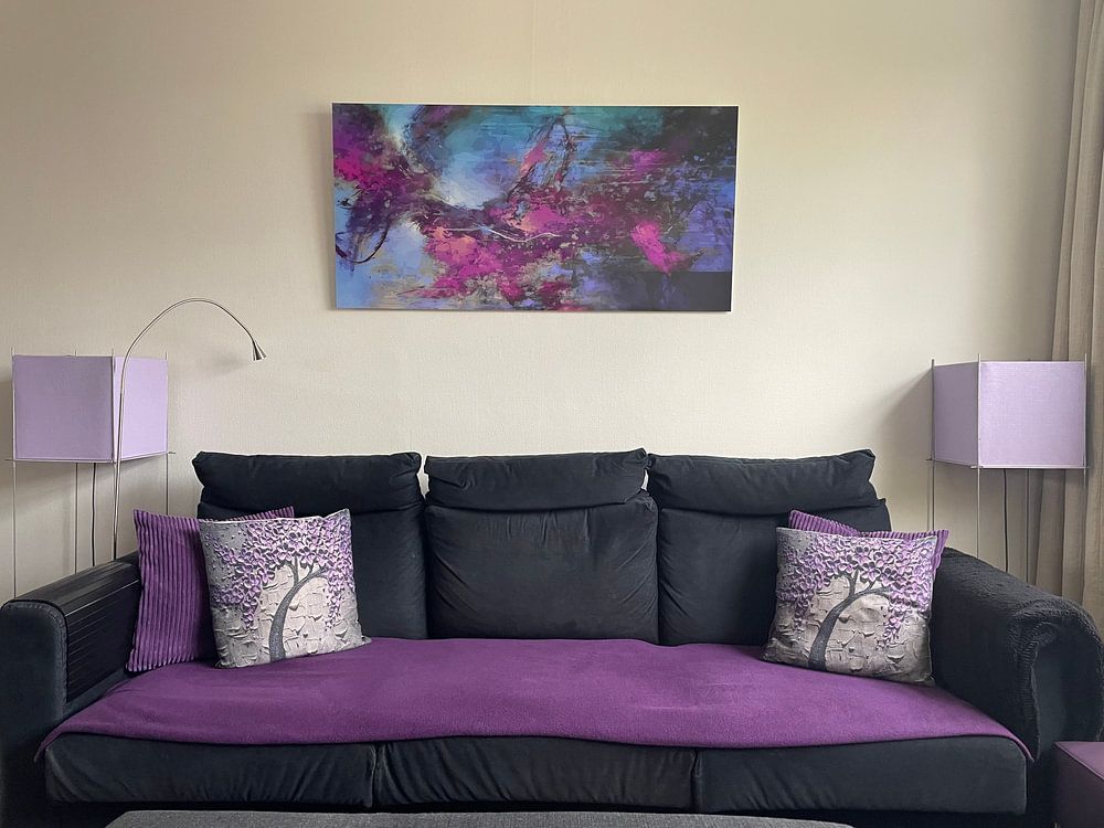 Modern, Abstract Digitaal Kunstwerk in Paars Roze  van Art By Dominic 