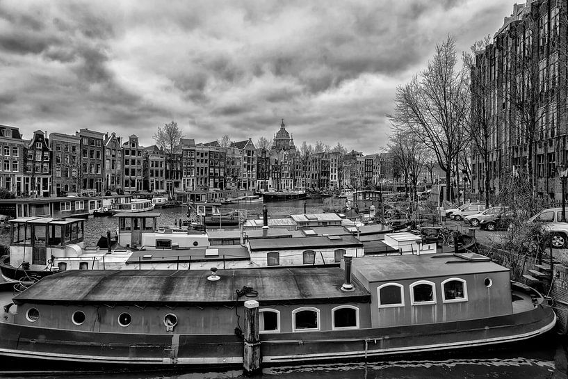 Kromme Waal en Waalseilandgracht in Amsterdam. van Don Fonzarelli