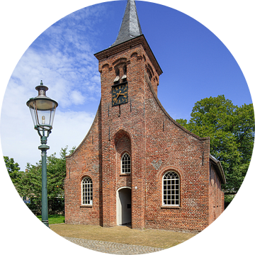 De mooie Hasselt kapel met een groene lantaarn voor van Tony Vingerhoets