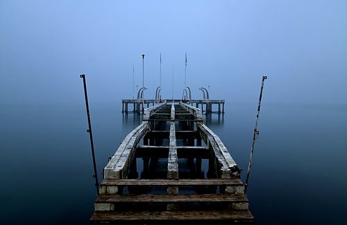 De pier in de mist