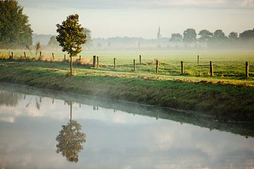 Hollands stilleven aan de waterkant von Andy Van Tilborg