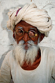 Ein zeitloses Porträt aus Rajasthan, Indien. von Robert Jan Smit