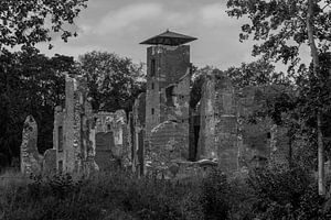 Ruine Schloss Bleijenbeek in Schwarz-Weiß