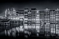 Amsterdam Damrak by night van Niels Barto thumbnail