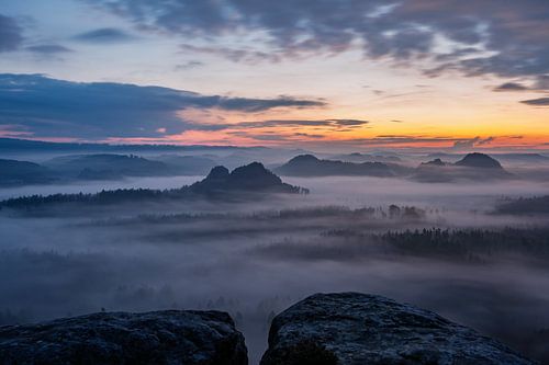 Matin d'automne au-dessus de la Suisse saxonne