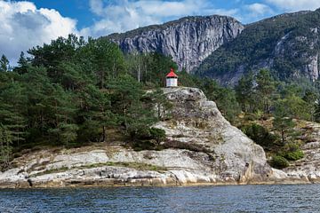 Vuurtoren aan de Noorse Lysefjord van Skipper