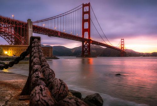 Golden Gate vanaf Fort Point bij zonsopgang, San Francisco, VS