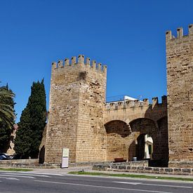 Alcúdia, Porta de Sant Sebastià (Mallorca) von Peter Balan