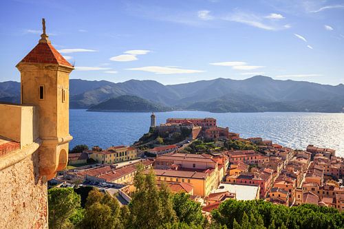 Fort en vuurtoren in Portoferraio, eiland Elba