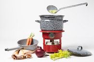 Stilleven / Vintage pan op rood petroleumstel met groente van Photography art by Sacha thumbnail