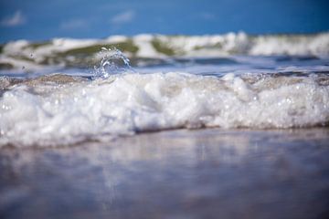 strandfoto van de golven van Willy Sybesma