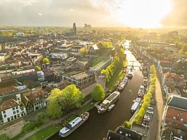Zwolle Stadt Thorbeckegracht Luftaufnahme während Frühlings Sonnenuntergang von Sjoerd van der Wal Fotografie
