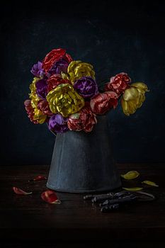 Flower Power in the dark! Flowers in vase on dark background
