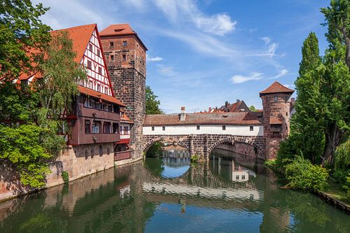 Weinstadel, Wasserturm, Henkersteg am Fluss Pegnit