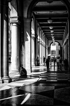 Een bogengalerij in de Toscaanse stad Arezzo