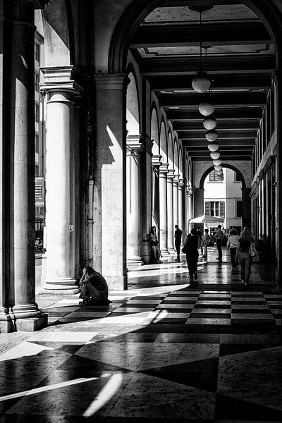 Een bogengalerij in de Toscaanse stad Arezzo van André Blom Fotografie Utrecht