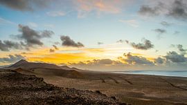 Sonnenuntergang von Montaña Cavera, Lanzarote von Coastology