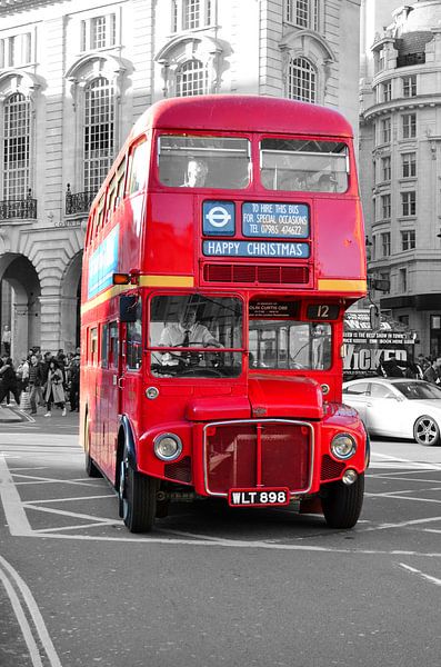 Oude dubbeldekker bus in Londen van Jaco Verheul