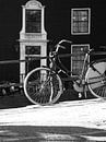 Fiets op brug Amsterdam ZW van Studio LINKSHANDIG Amsterdam thumbnail
