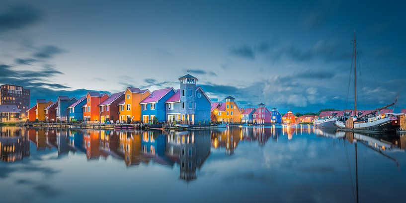 Reitdiephaven tijdens het blauwe uur van Iconisch Groningen