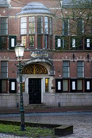 Provinzverwaltung Groningen mit Straßenbeleuchtung von Alle de Vries