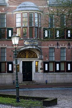 Groningen Provincial Government Building with street lighting