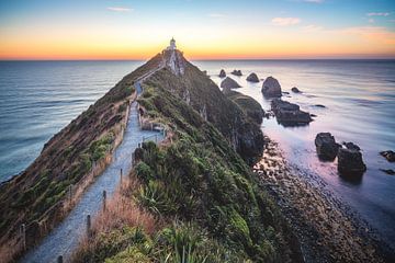 Phare de Nugget Point le matin sur Jean Claude Castor